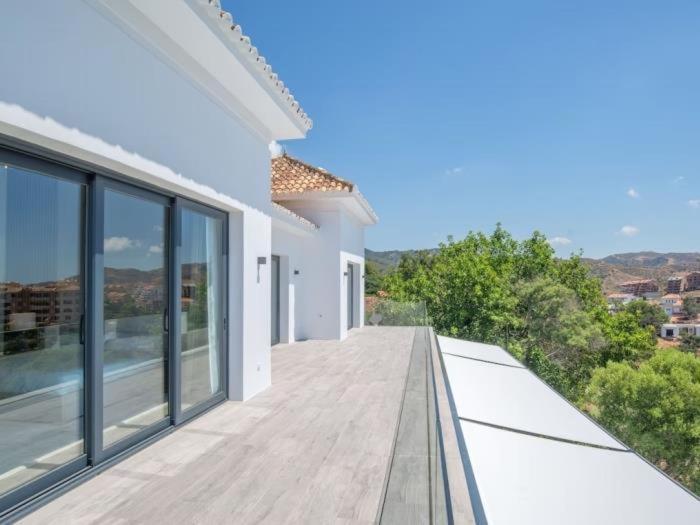 Villa Sunrise 7bedrooms By Lodgerstrip Budget Holidays *
