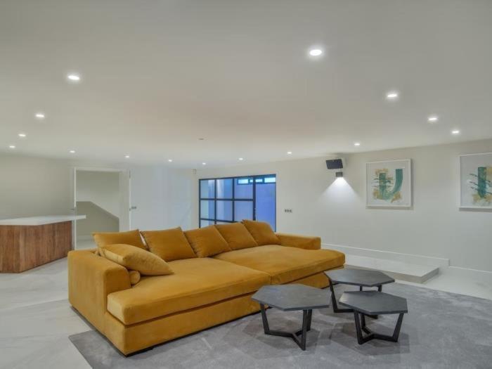 Sunrise 7bedrooms By Lodgerstrip Budget Holidays Villa Marbella