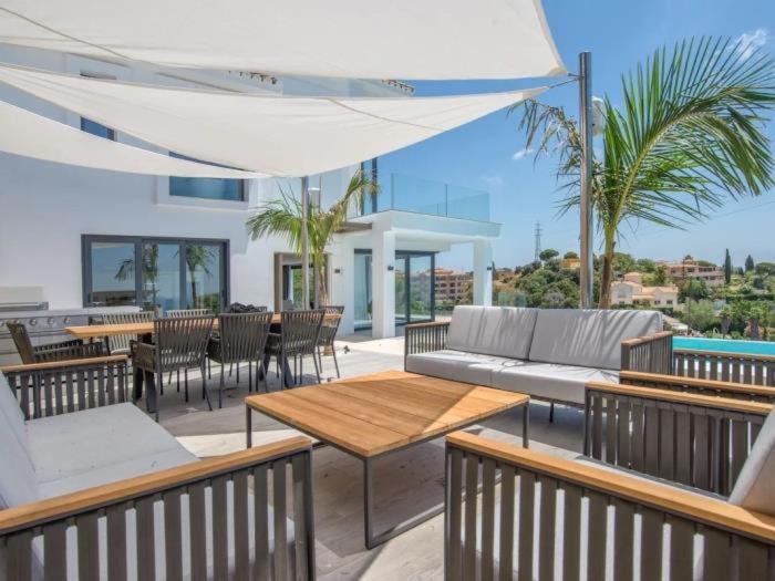 Sunrise 7bedrooms By Lodgerstrip Budget Holidays Villa *