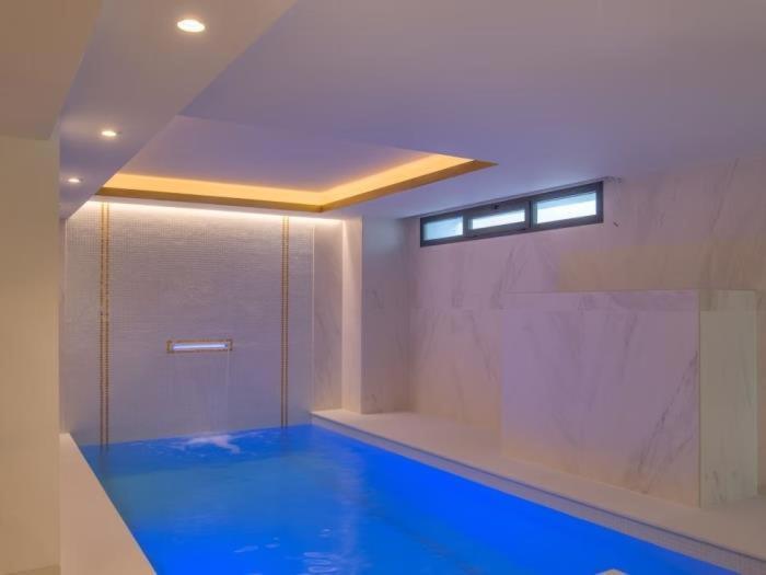 Villa Sunrise 7bedrooms By Lodgerstrip Budget Holidays