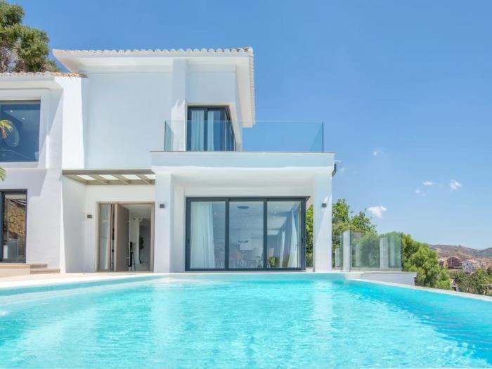 Sunrise 7bedrooms By Lodgerstrip Budget Holidays Villa Marbella
